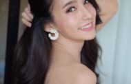 Yoshi Rinrada Thurapan - Hoa hậu chuyển giới Thái Lan khoe vòng một