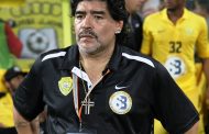 Diego Maradona cho rằng Mourinho là HLV giỏi nhất thế giới