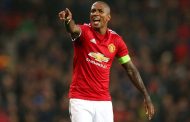 Ashley Young chính thức gia hạn hợp đồng với MU